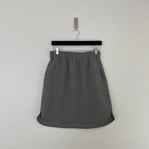 Lululemon On The Fly Pull On Unlined Skirt in Grey Sage Size 8